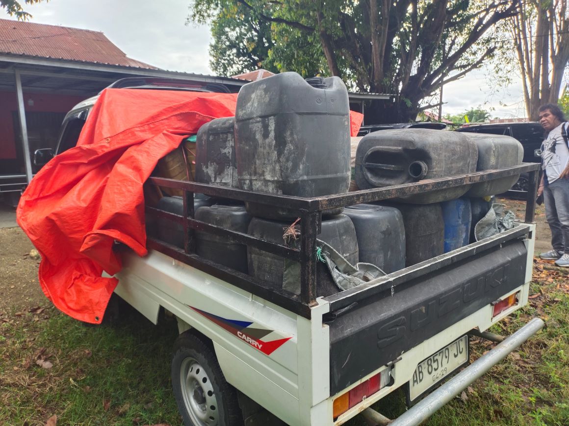 Police Uncover Alleged Illegal Sale of Subsidised Fuel in West Manggarai, East Nusa Tenggara, 525 Litres of Diesel Seized