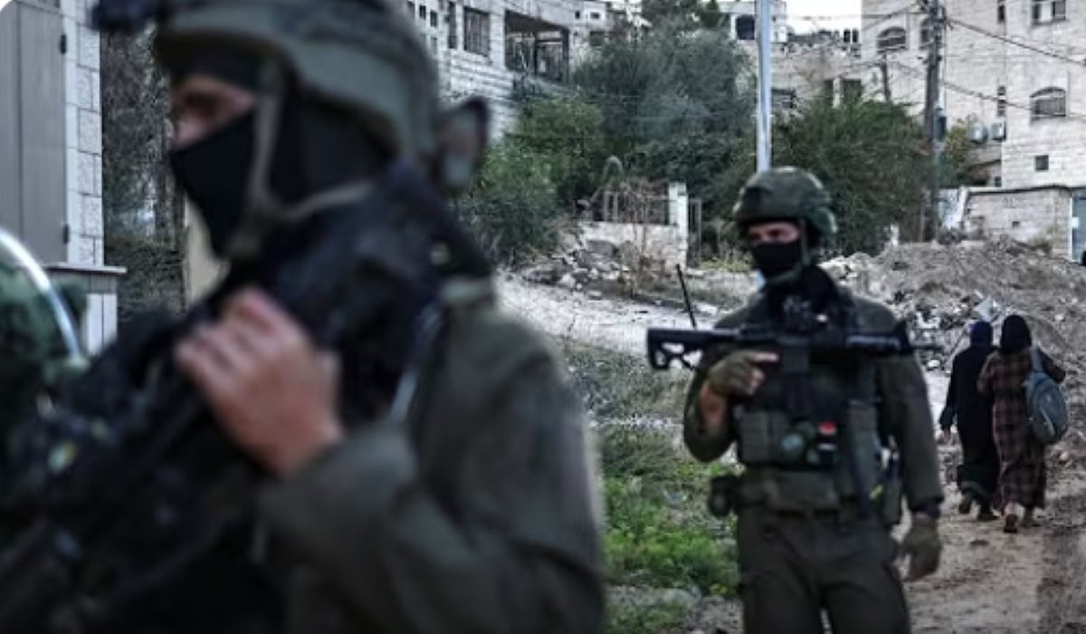 Israel Kills Palestinian Teen, Illegal Settlers Burn Mosque in West Bank