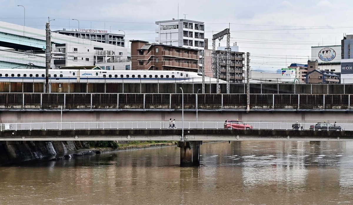 6.3 Magnitude Earthquake Shakes Northeastern Japan, Shinkansen Operations Suspended