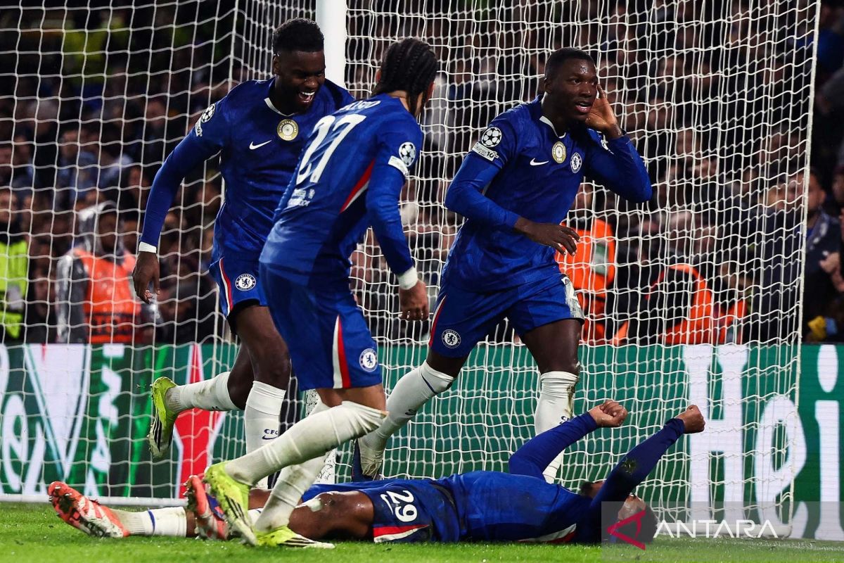McFarlane urges Chelsea to showcase their best against City