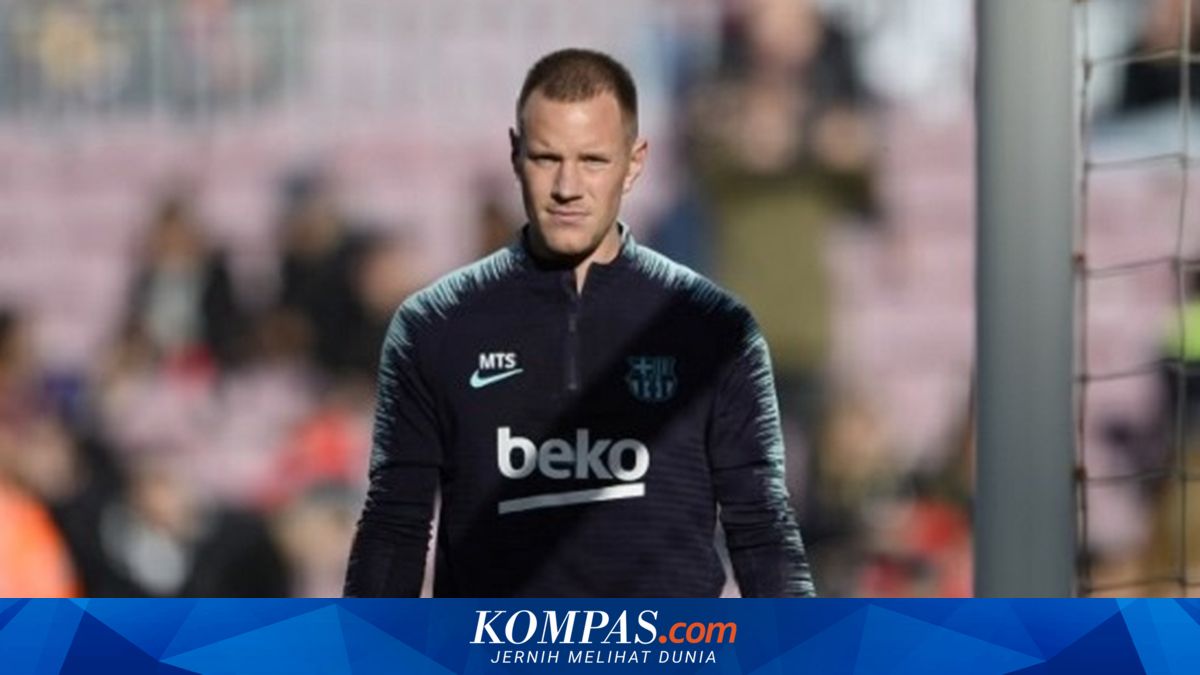 Maarten Paes' Position Threatened as Ajax Amsterdam Targets Barcelona Goalkeeper