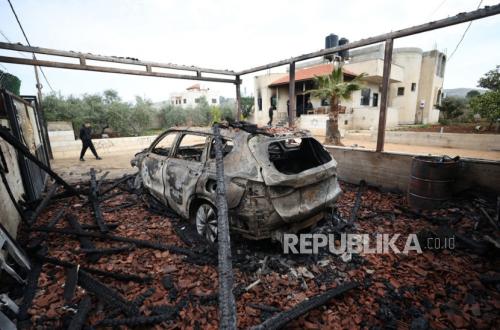 Jewish Settlers Burn Mosque Amidst Nakba Commemorations
