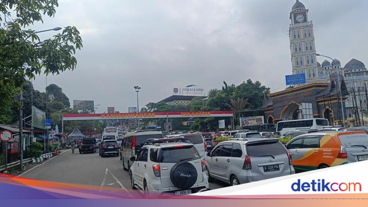 Puncak Bogor Area Congested, One-Way System in Effect This Morning