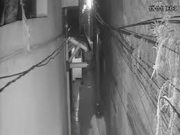 Man Arrested for Hitting University Student in Narrow Alley, Police Seize Motorcycle