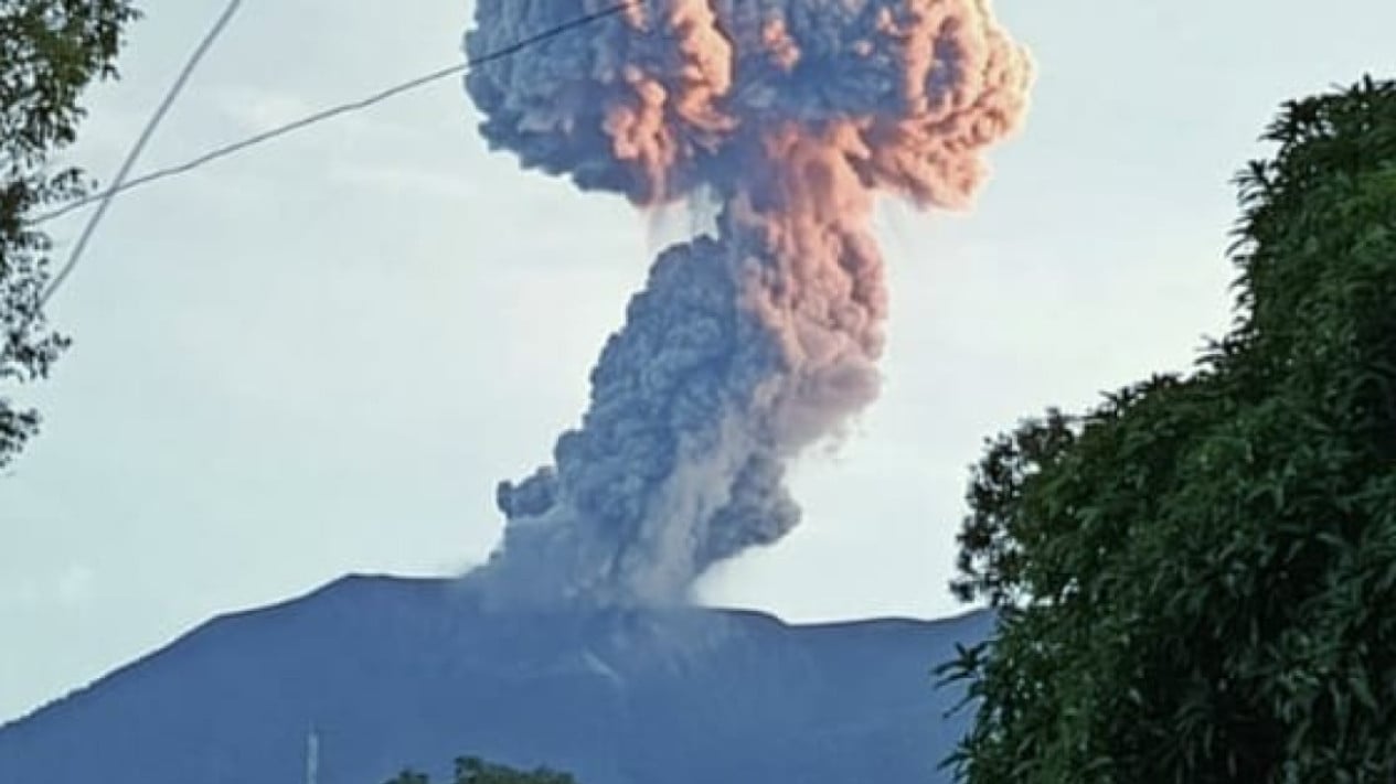 Mount Marapi Erupts, Spewing Volcanic Ash 500 Metres High