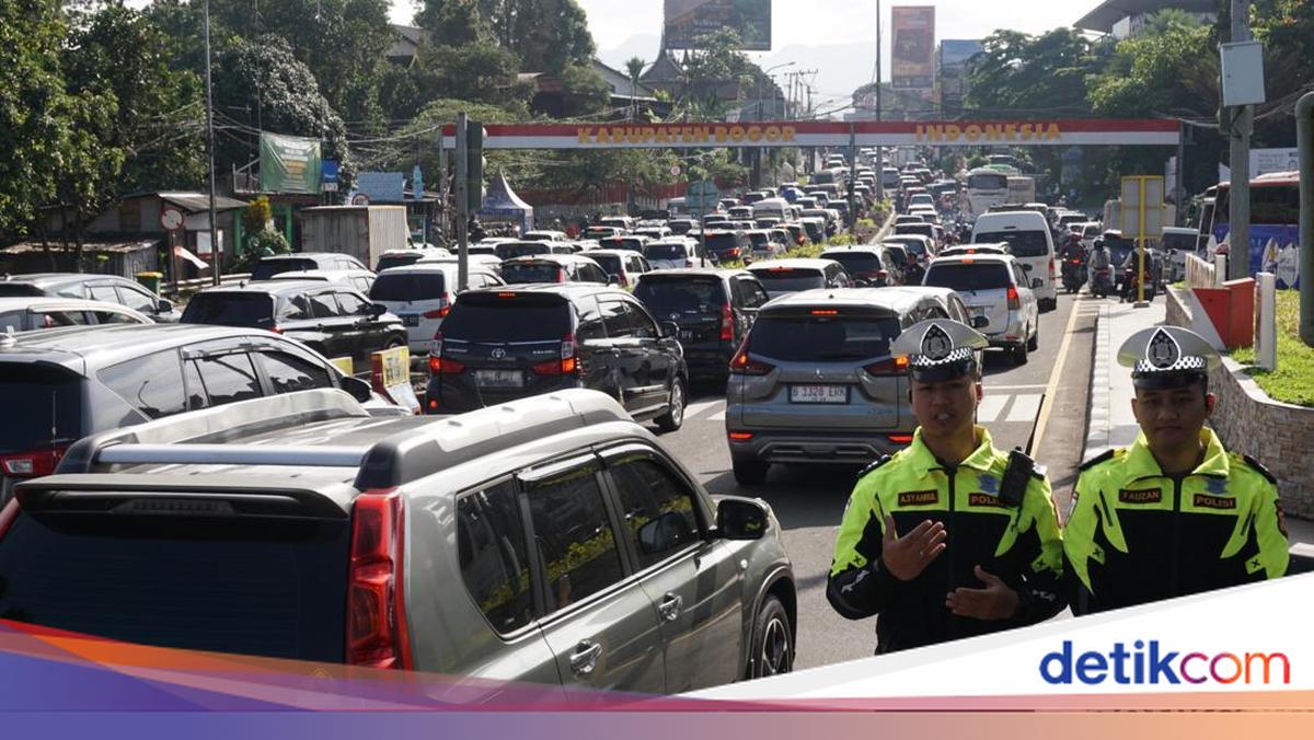 Several Traffic Points in Puncak Bogor Congested During This Long Weekend Holiday