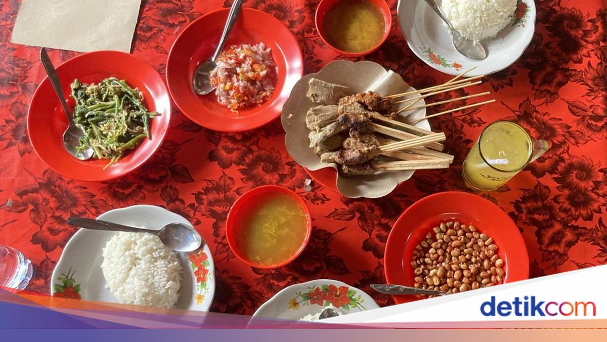 Lesehan Merta Sari: A Traditional Coastal Culinary Gem in Klungkung Since 1980