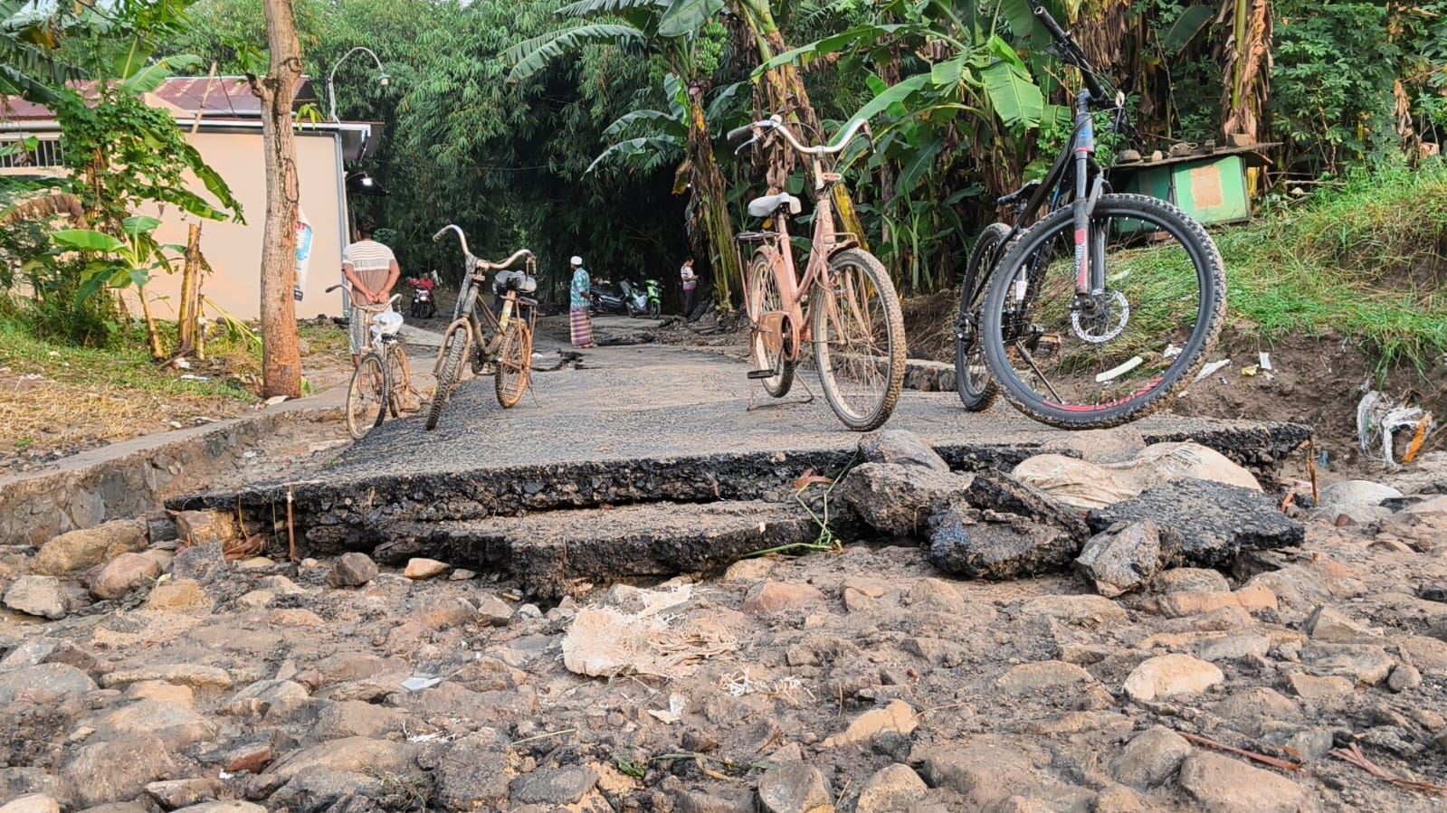 Bridge Connecting Two Villages in Kendal Collapses After Being Hit by Waridin River Flood