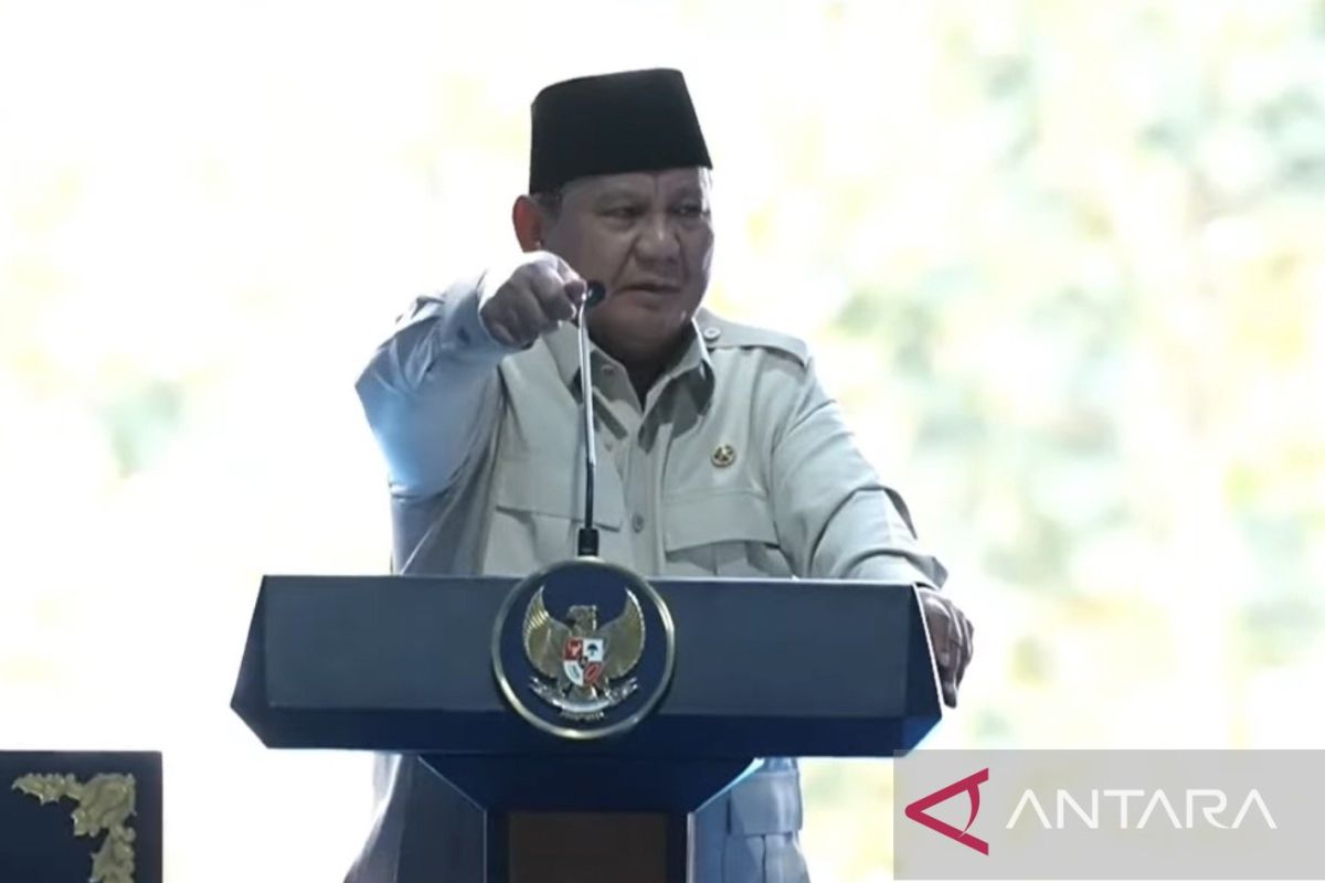 President Praises Agricultural Innovation, Jokes Other Countries Could Copy It