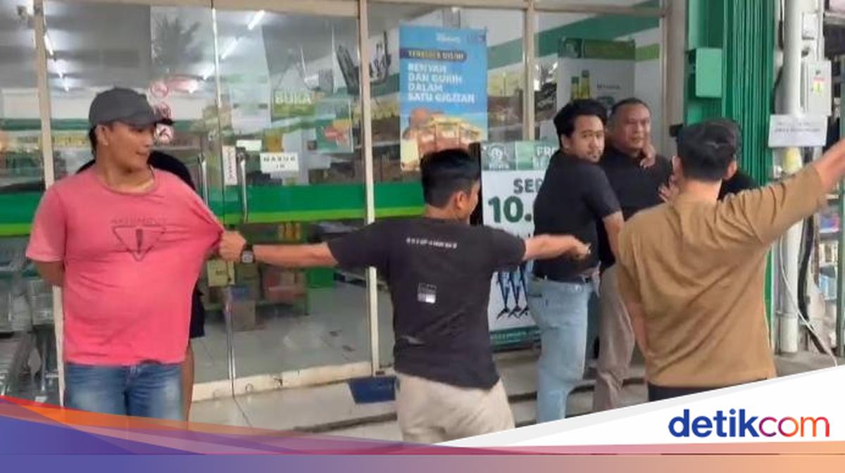 Two ATM Scam Artists Arrested in Serang, Accused of Stealing IDR 139 Million