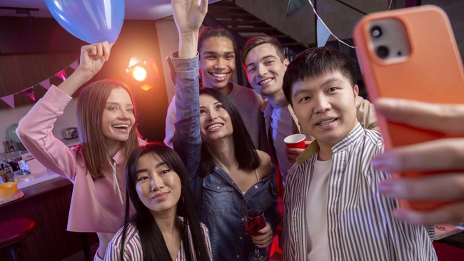 Youth Preferences Change: Cannabis Now More Appealing Than Alcohol