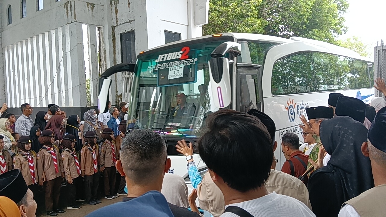 444 Pilgrims from Subang Depart for Embarkation in Indramayu