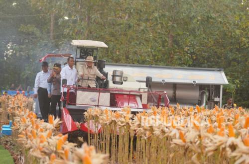 From Corn Cobs to Briquettes: Prabowo Praises Polri's Innovation in the Food Sector