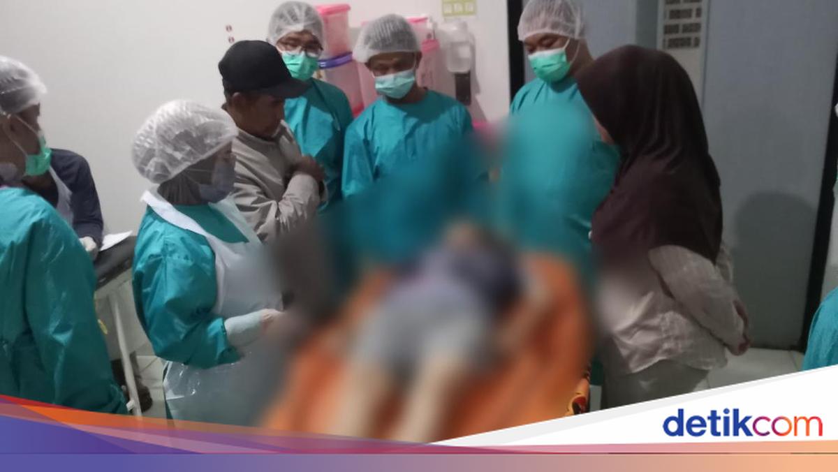 Husband in South Sumatra Strangles Wife to Death Over WhatsApp Status
