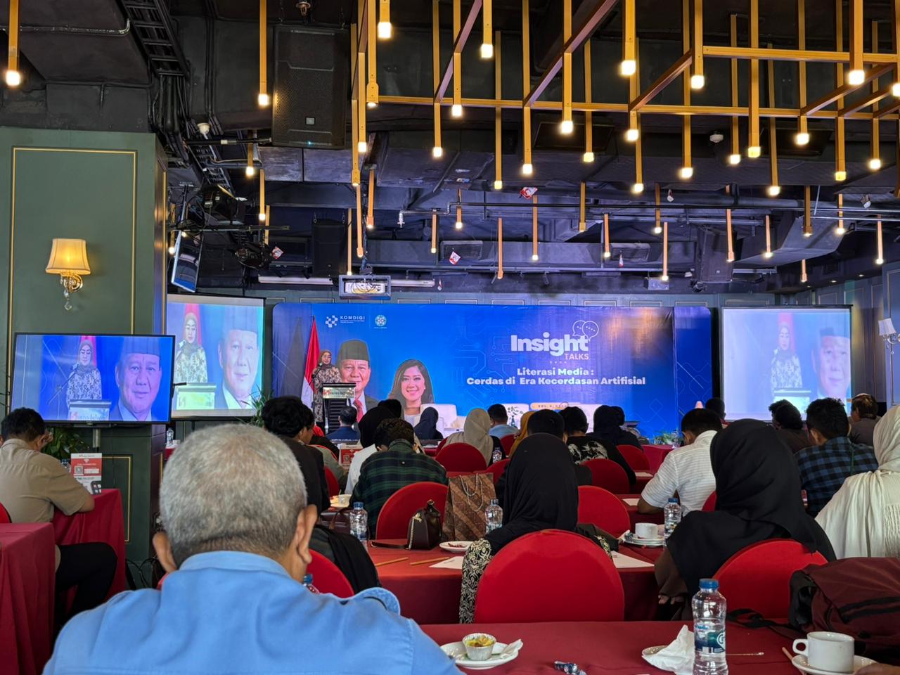 Insight Talks in Kendari Explores Strategies for Implementing AI in Journalistic Work