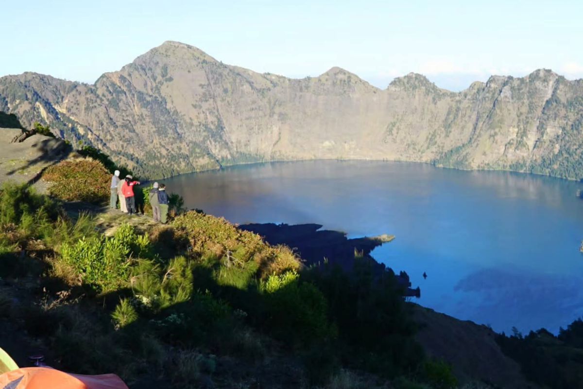 Mount Rinjani Receives 1,505 Climbers During Long Holiday