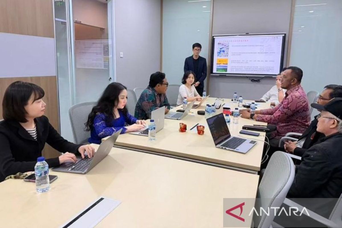 Young Chinese Build Careers, Connections and Hope in Indonesia