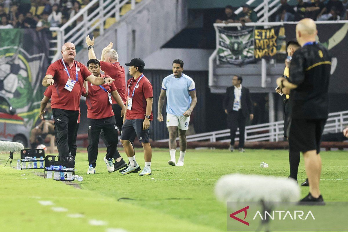 Persib Unconcerned by Bojan Hodak's Absence in Final Two Matches