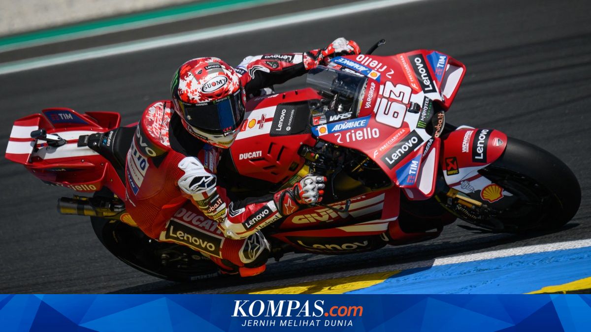 Bagnaia Disagrees with Valentino Rossi Regarding Ducati's Lack of Support