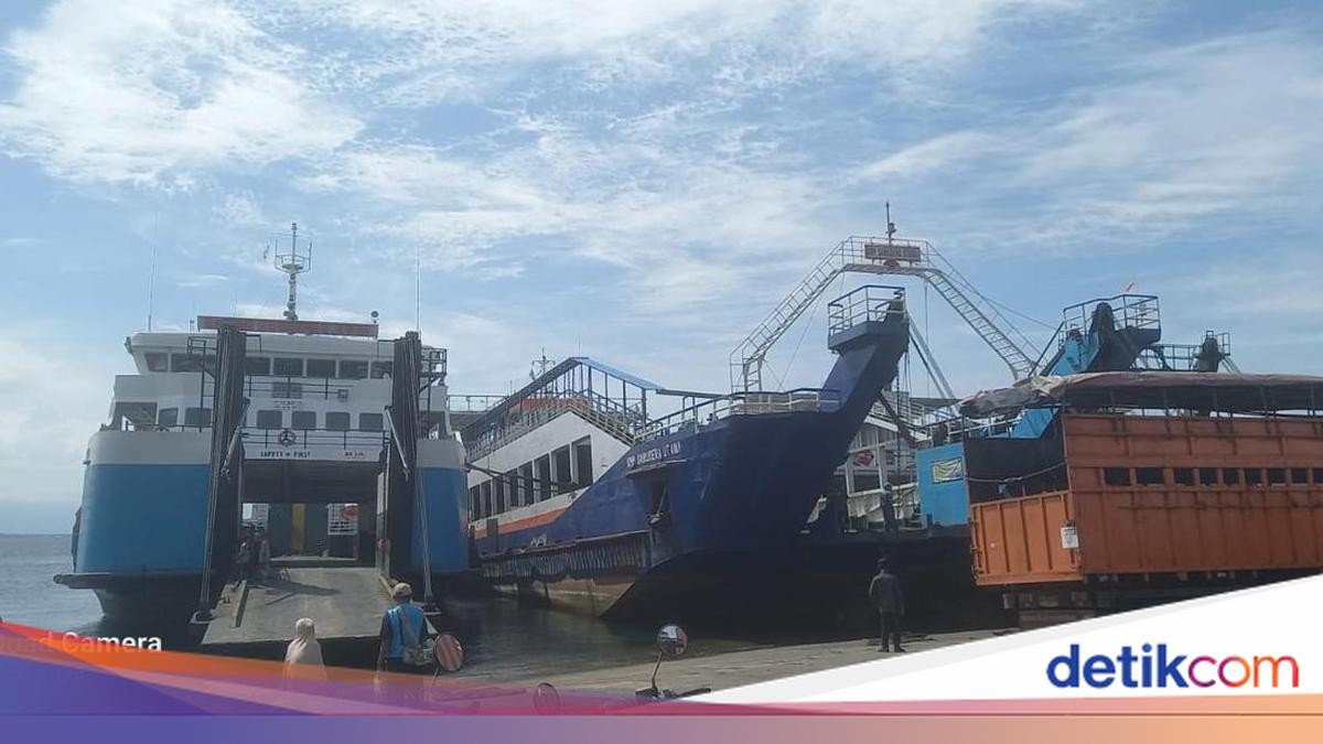 Ferry Samudra Utama Runs Aground in Gilimanuk, Causing Vehicle Queues to Stretch 1.6 Km