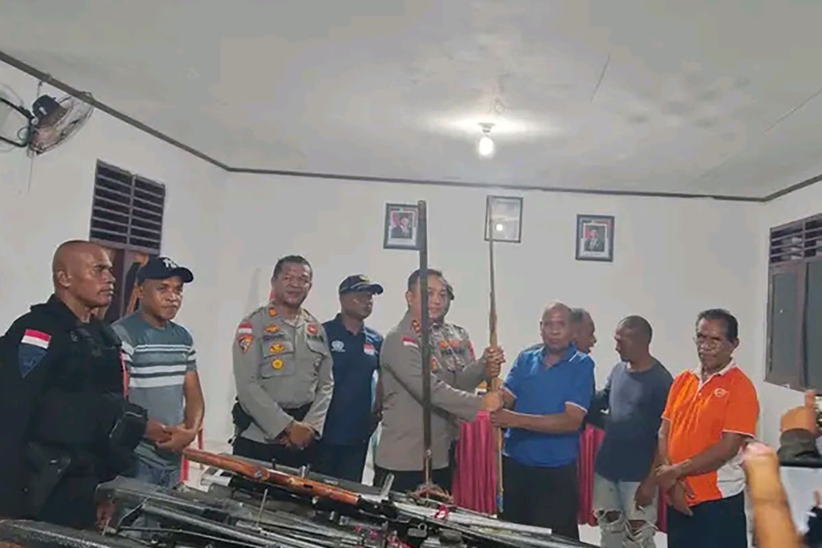Police receive 57 homemade firearms left over from inter-village conflicts