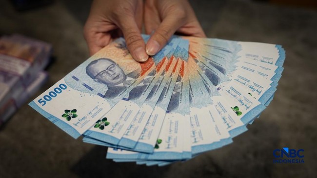 Risk Premium and Extreme Depreciation of the Rupiah