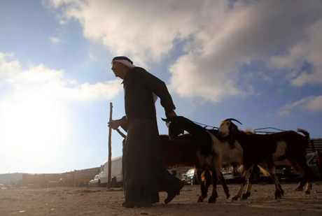 Understanding the Hisab and Rukyat Methods in Determining Eid al-Adha by the Government