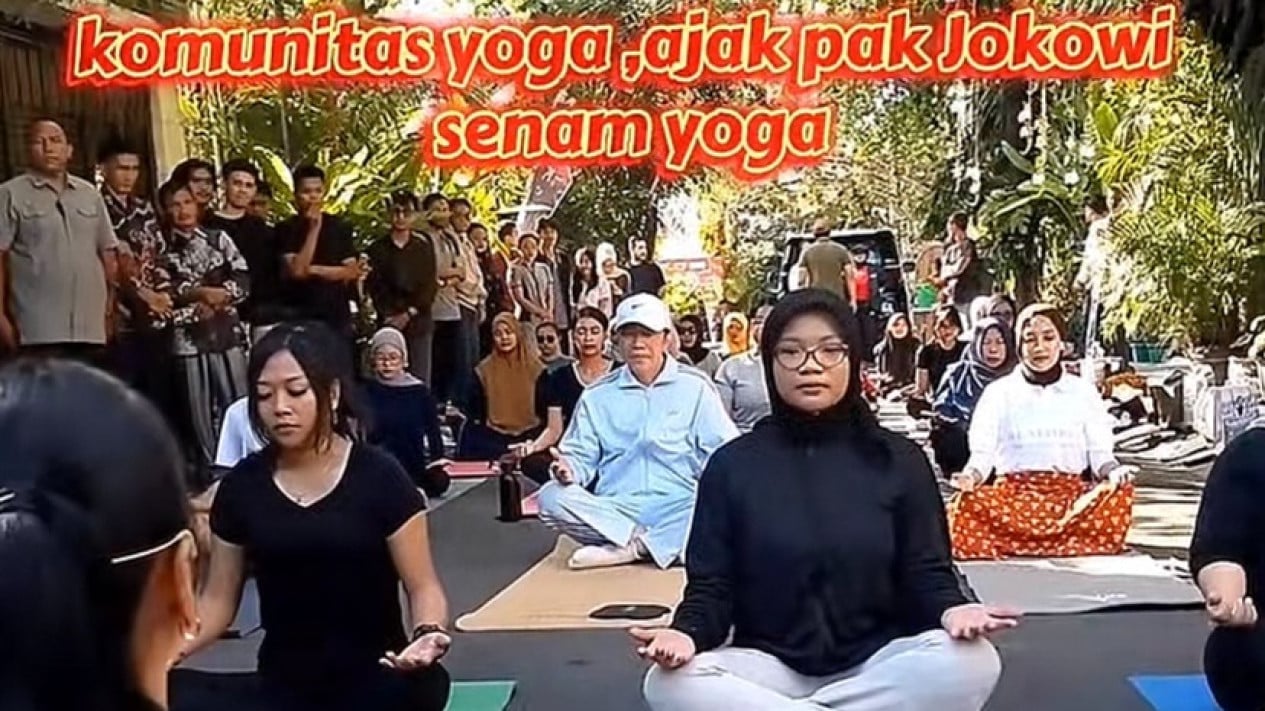 Viral Moment: Jokowi Joins Residents for Yoga Session in Front of His Home