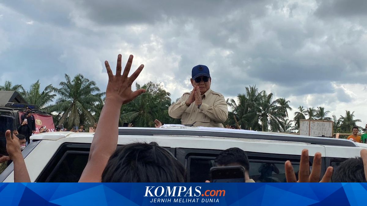 Prabowo Requests Pindad to Design More Open Presidential Vehicle