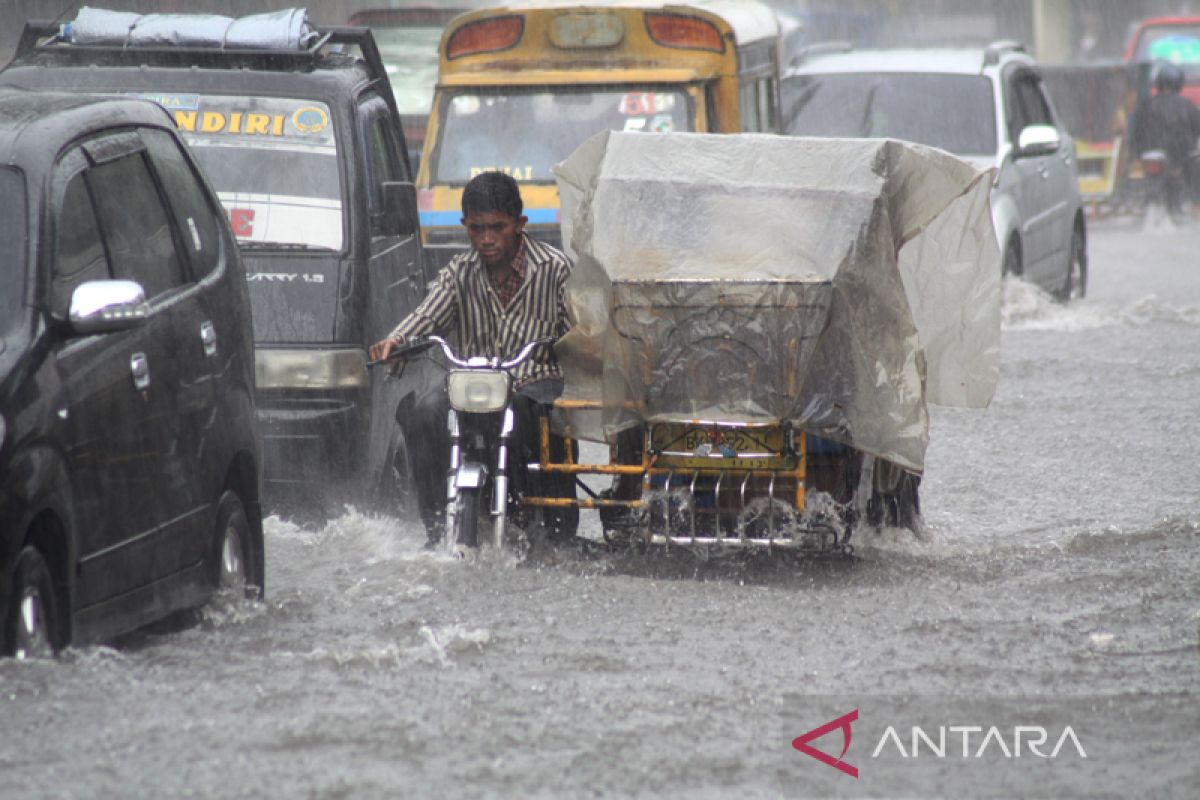 BMKG: Alert for potential rain accompanied by strong winds in North Sumatra today
