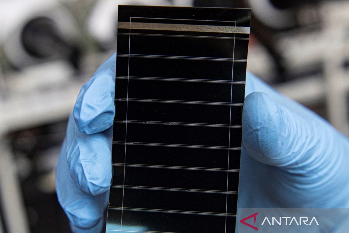 Transparent perovskite solar cells could transform windows into energy sources