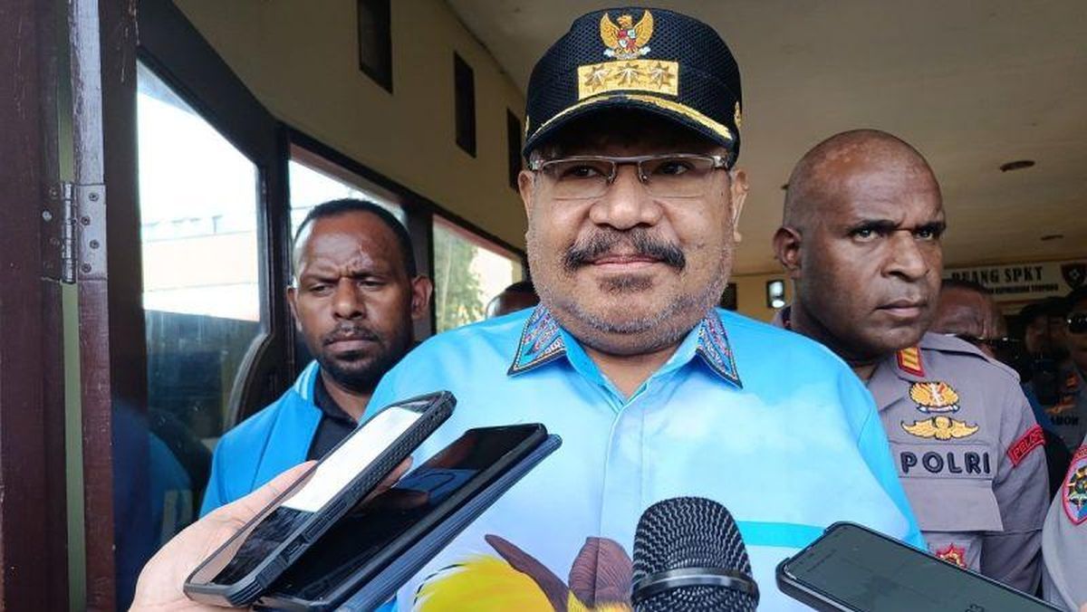 Governor John Tabo Files Police Report After Being Accused of Inciting Unrest in Wamena