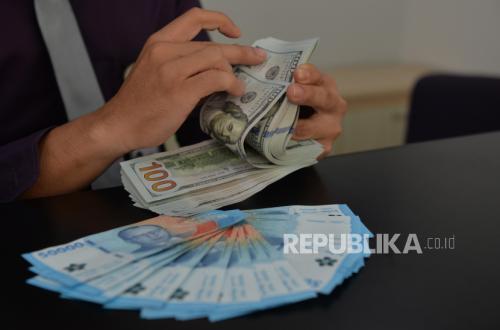 Rupiah Continues to Weaken, Reaching Rp 17,658 per US Dollar on Monday Morning