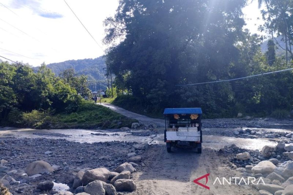 Two villages in Kulawi, Sigi, isolated after bridge collapses due to flooding