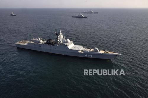 Iran Threatens Oman Sea Could Become 'Ship Graveyard' if US Does Not End Blockade