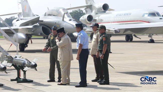 Prabowo Showcases Indonesia's New Fighter Jets with Traditional Flower Water Ceremony