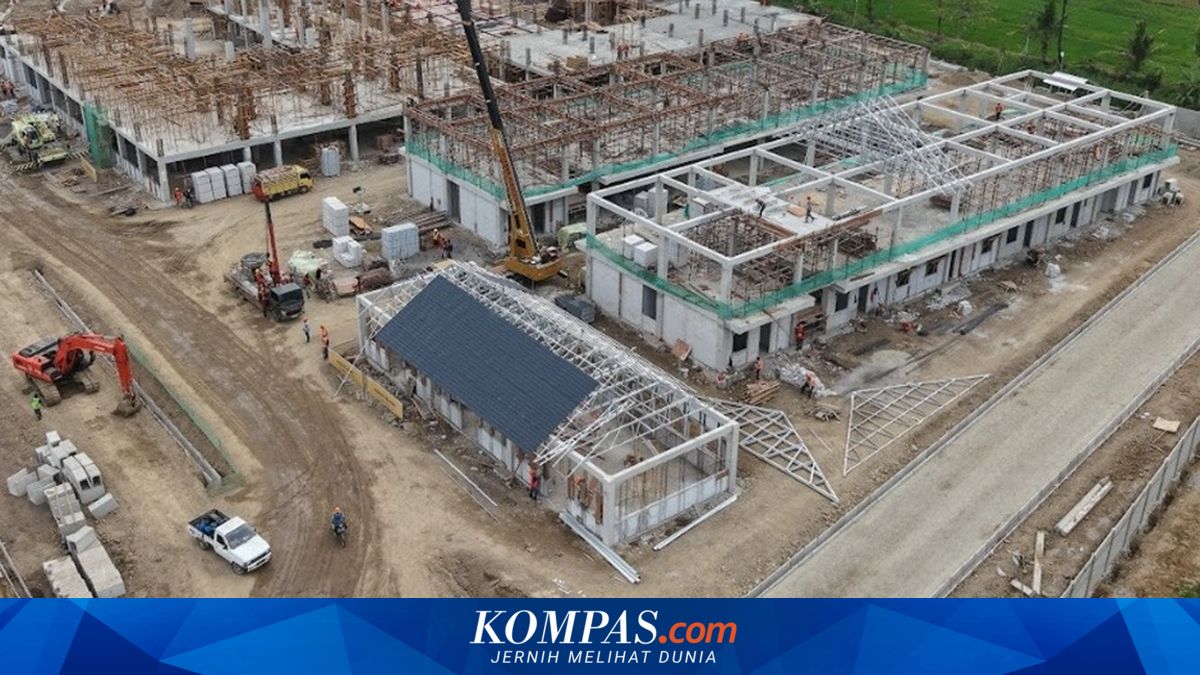 Public Works Minister Optimistic Pacitan People's School Construction Will Finish On Time