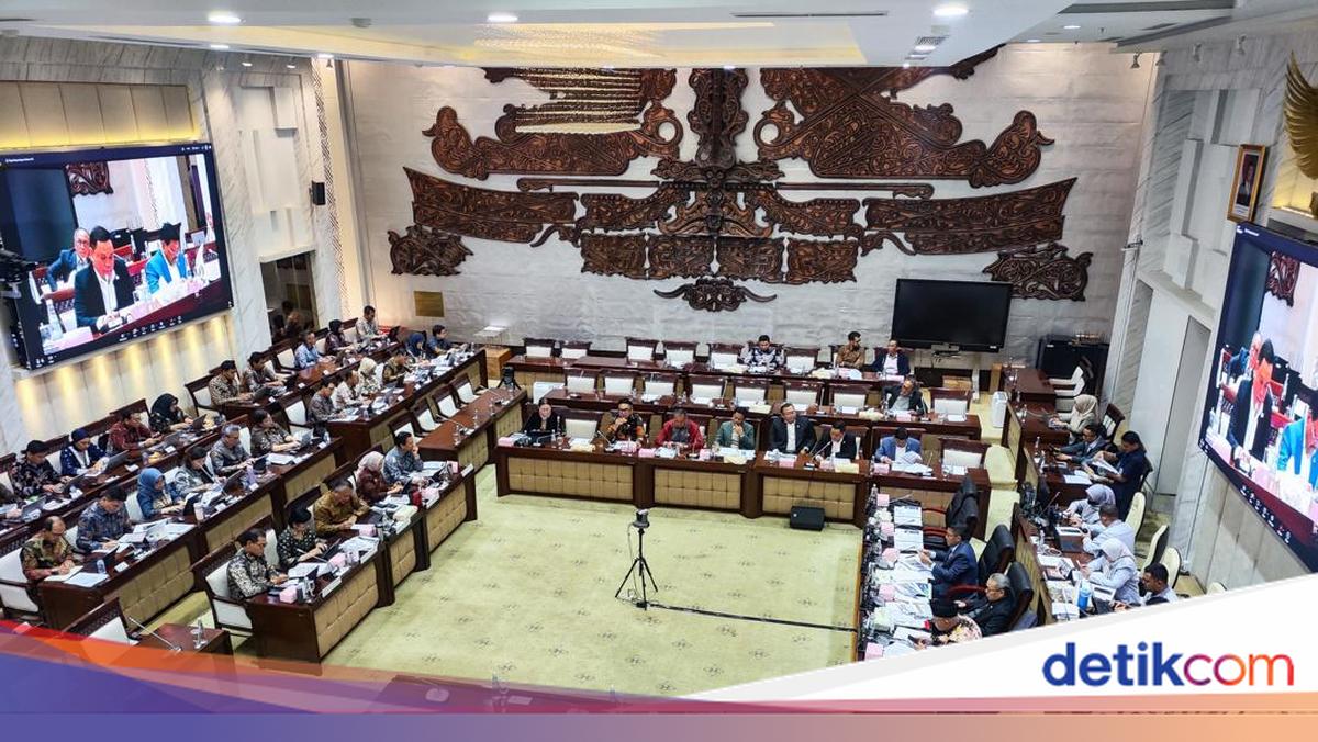 DPR and BI Governor Faced with Criticism Over Rupiah Depreciation and Impact on Middle Class