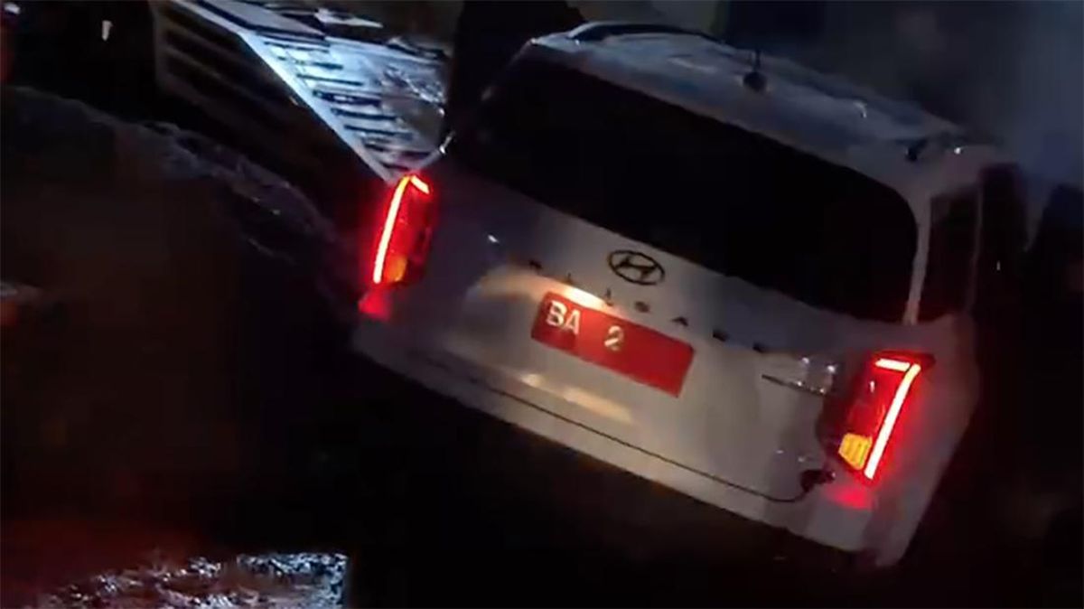 West Sumatra Deputy Governor Vasco Involved in Single-Vehicle Accident, Car Front End Destroyed