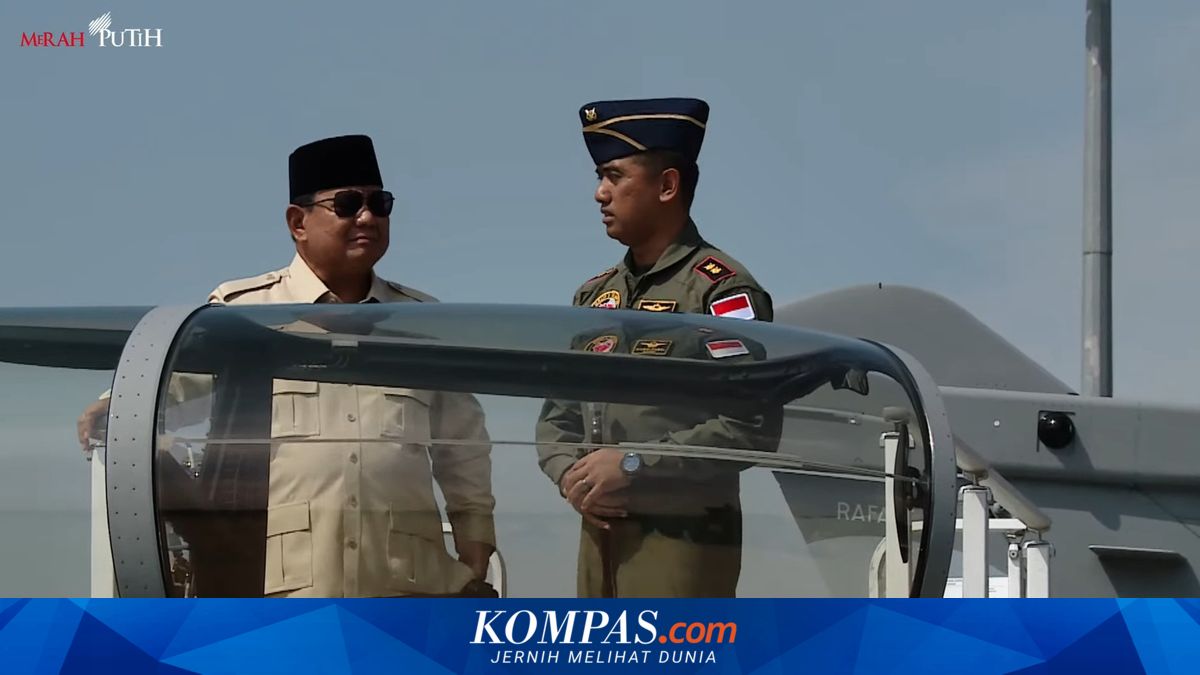 Prabowo Inspects Rafale Cockpit During Inspection of New Military Hardware