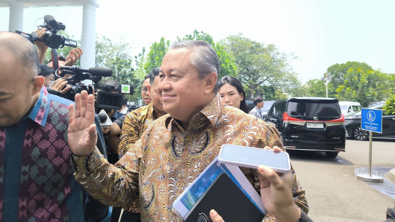 Rupiah Plummets to Rp17,600, MP Urges Bank Indonesia Governor Perry Warjiyo to Resign