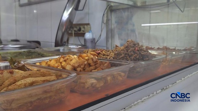 Warteg Entrepreneurs Struggling Due to Weakening Rupiah Despite No Direct US Dollar Usage