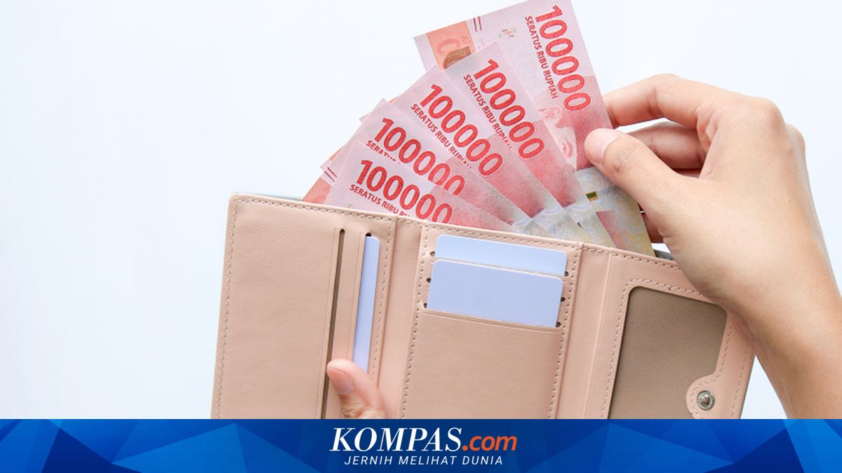 Rupiah Weakens: Can You Still Holiday Abroad? Experts Weigh In