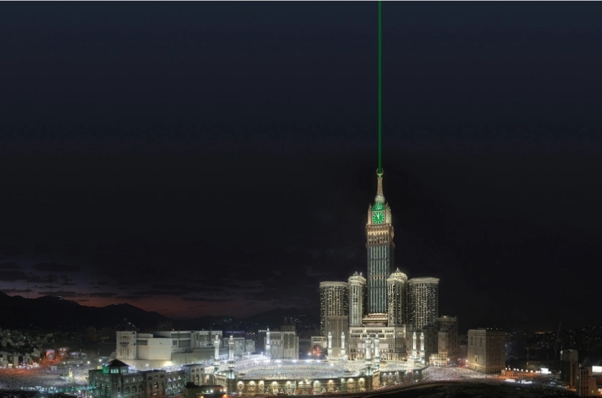 Mecca Clock Tower Emits Green Light, Signalling the Approach of Hajj Peak