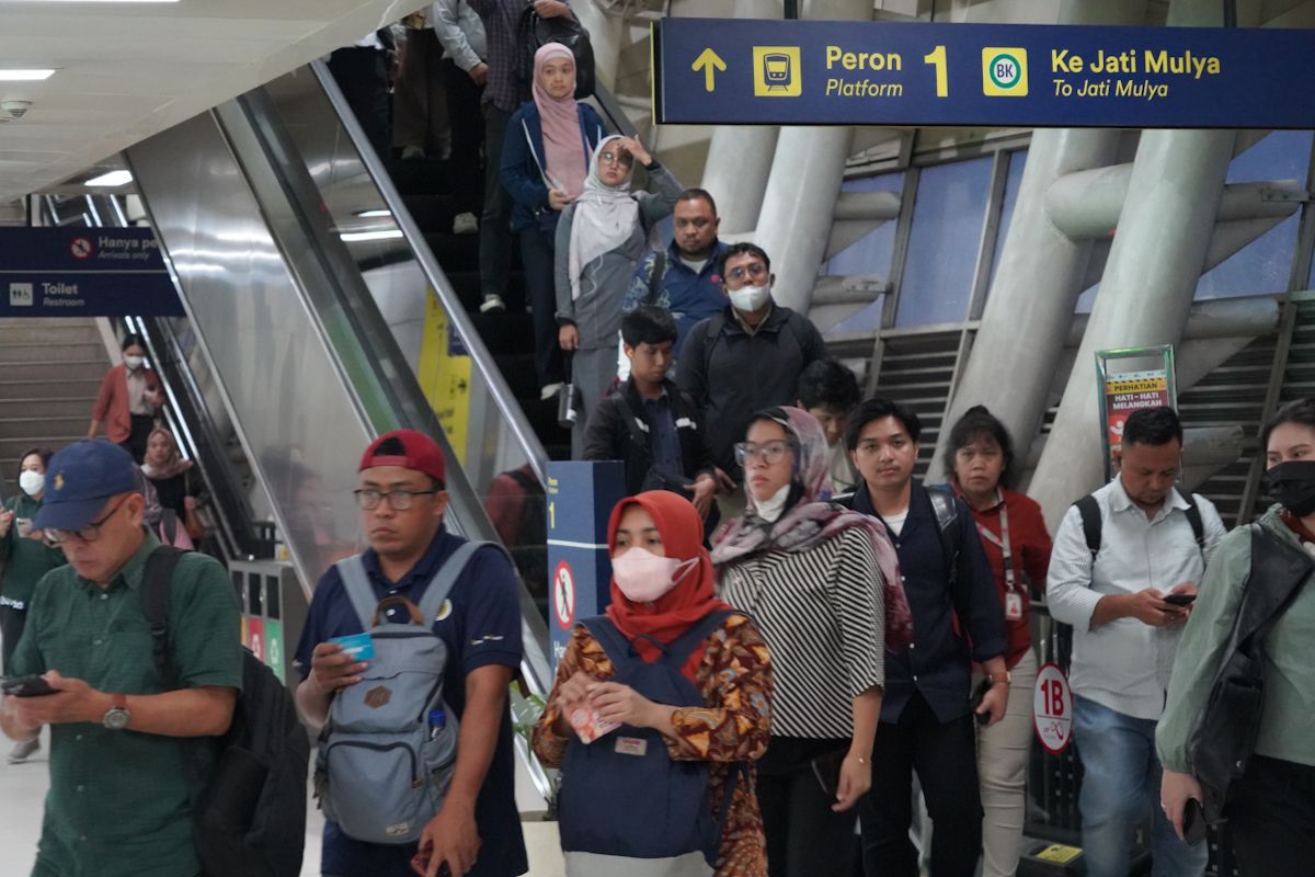 KAI served 195,141 LRT Jabodebek passengers during long holiday period