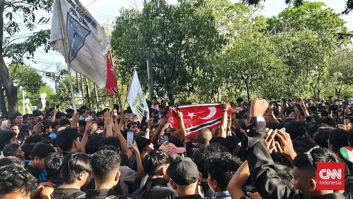 Following Four Protests, Mualem Revokes Aceh Health Insurance Regulation