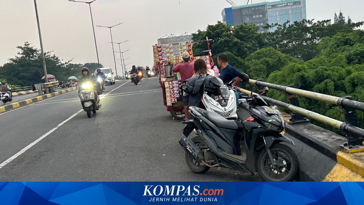 Behind the Popularity of Hanging Out on Flyovers: Traffic Violations and Safety Threats