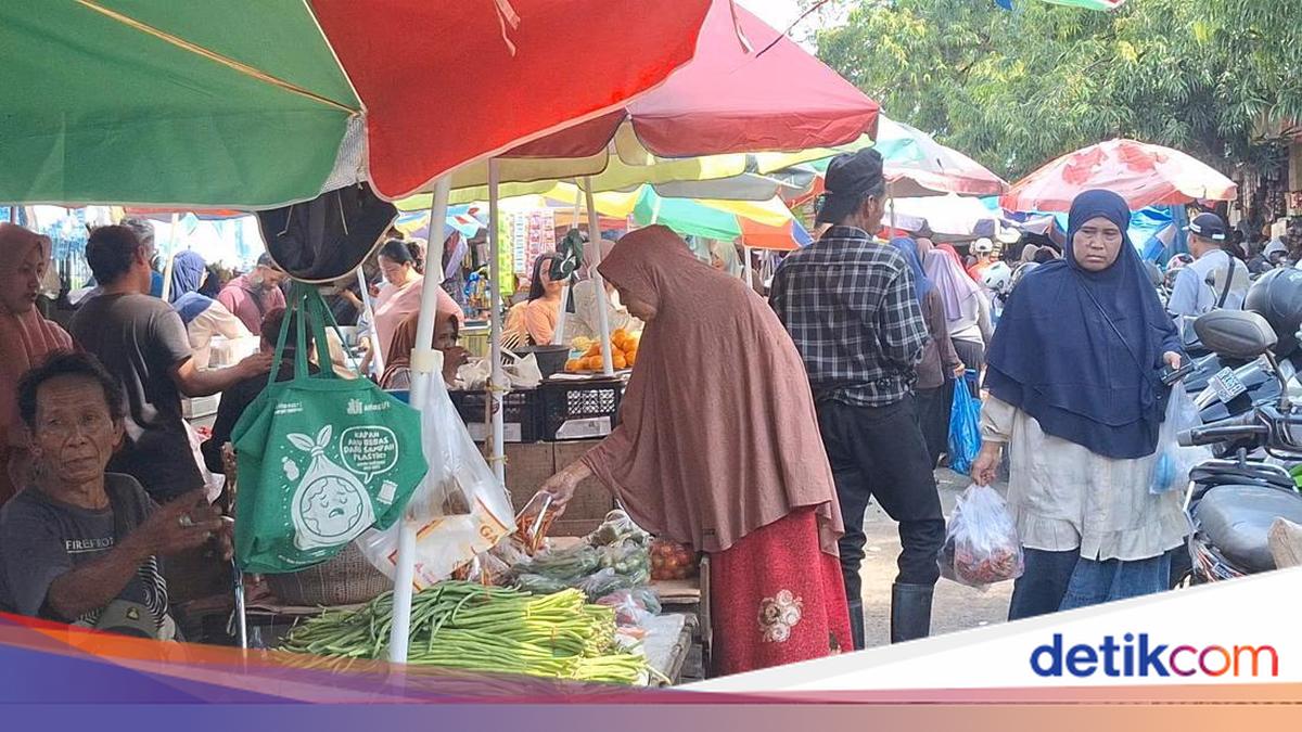 Reducing Plastic: Mataram Environmental Agency Allocates Rp 200 Million for Tote Bag Procurement