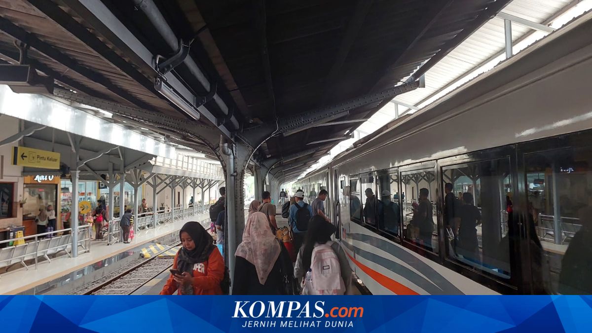 Probowangi Train Becomes Favourite in Daop 9 Jember During Ascension Day Holiday