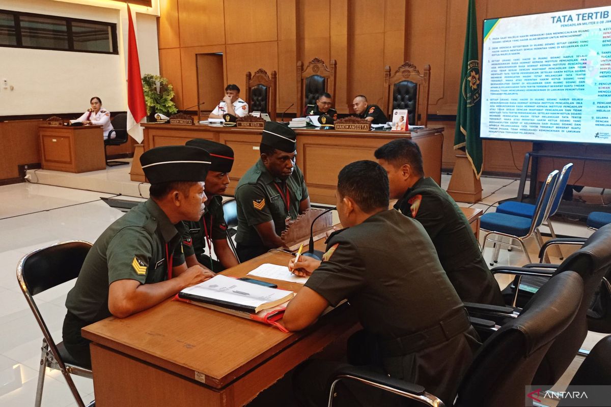 Defendants in Bank Branch Manager Case to Submit Plea on Thursday